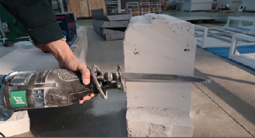 Handheld saber saw