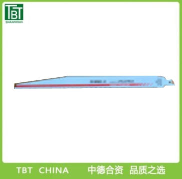 Handheld board cutting saw 